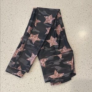 PixieLane Camouflage Leggings with Pink Star Pattern size Small